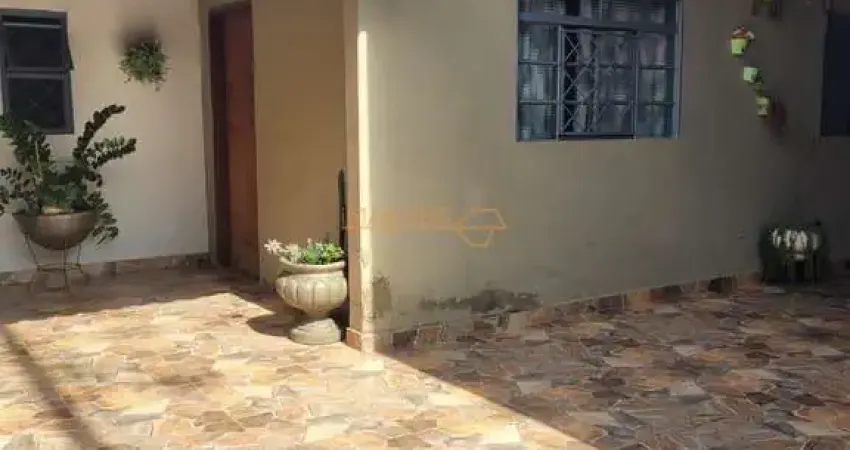 Casa com 4 quartos à venda na 1, 1, Santiago, Araguari