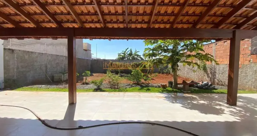 Casa com 3 quartos à venda no Jóquei Clube, Araguari 