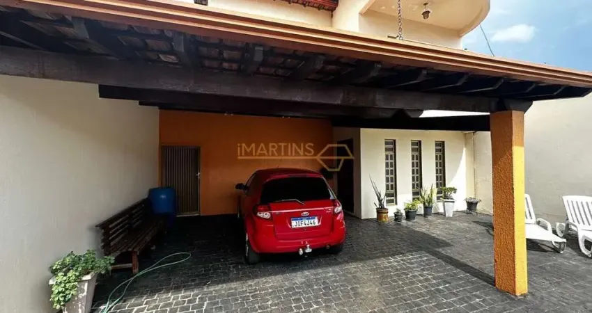 Casa com 3 quartos à venda na 1, 1, Industrial, Araguari