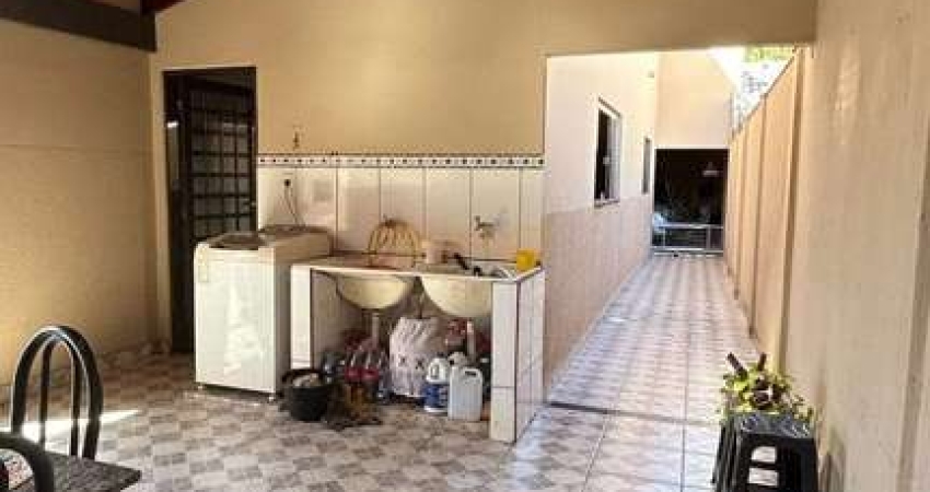 Casa com 3 quartos à venda na Praça Gaioso Neves, Jardim Milenium, Araguari