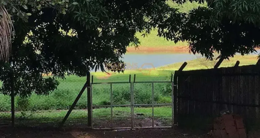 Fazenda à venda na Praça Gaioso Neves, Centro, Araguari