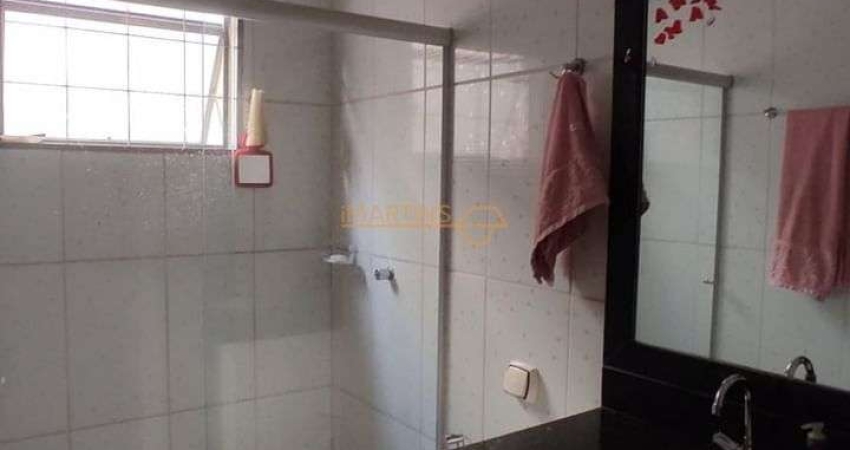 Casa com 2 quartos à venda na Praça Gaioso Neves, Centro, Araguari