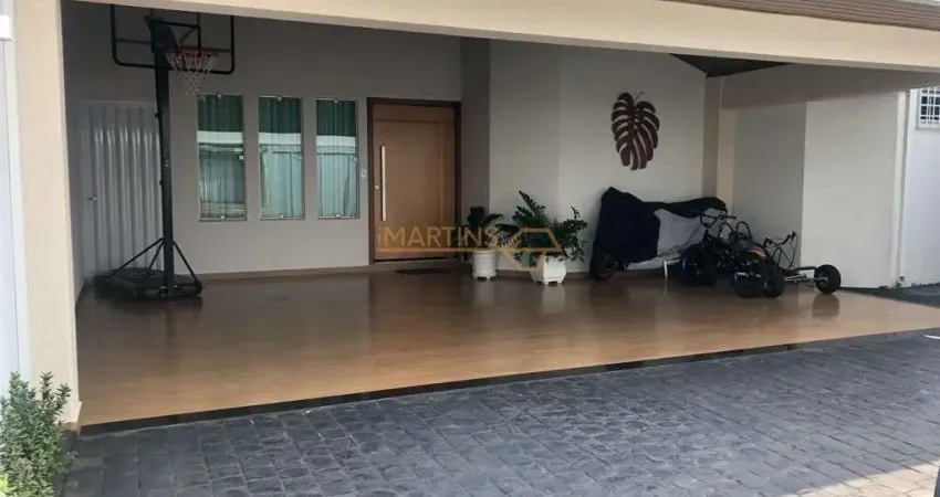 Casa com 3 quartos à venda na Praça Gaioso Neves, Aeroporto, Araguari