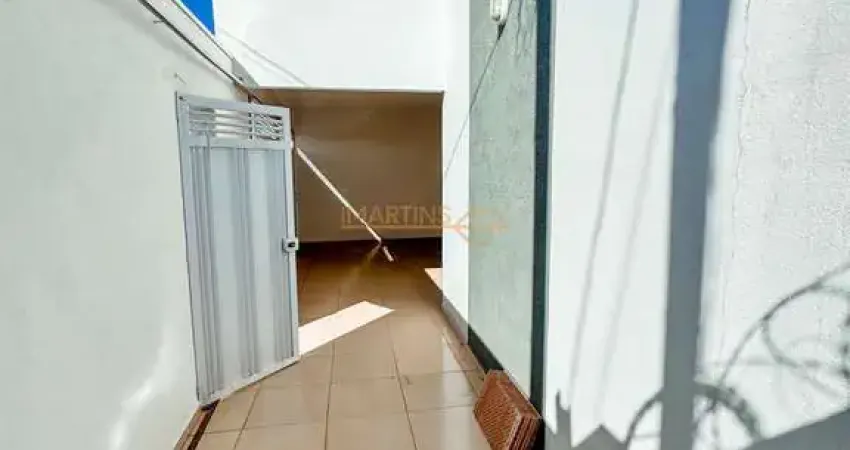 Casa com 3 quartos à venda na Praça Gaioso Neves, Bosque, Araguari