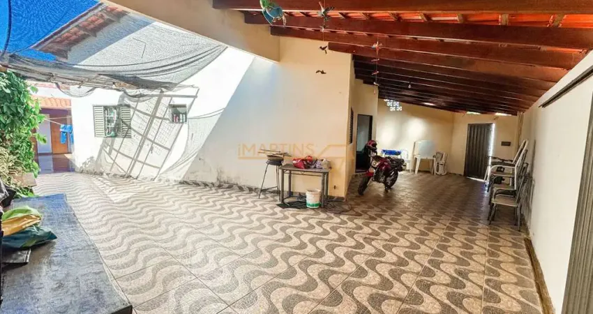 Casa com 2 quartos à venda na Praça Gaioso Neves, Santiago, Araguari