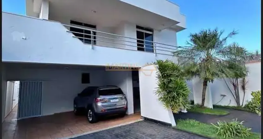 Casa com 3 quartos à venda no Centro, Araguari 