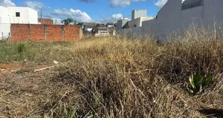 Terreno à venda no bairro Jardim Interlagos II - Araguari/MG