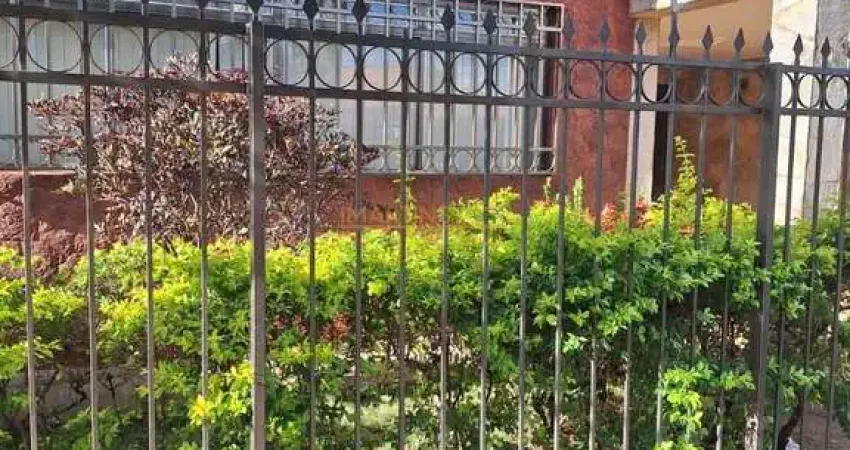 Casa com 3 quartos à venda no Jardim Regina, Araguari 