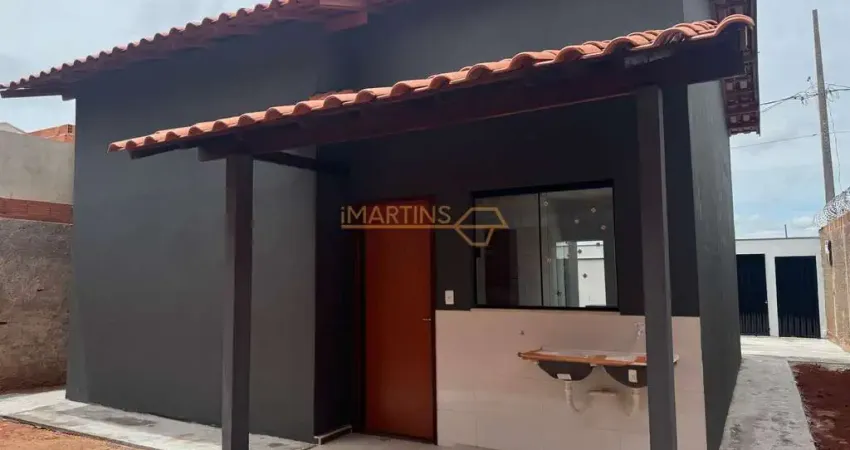 Casa à venda no bairro Parque dos Verdes - Araguari/MG