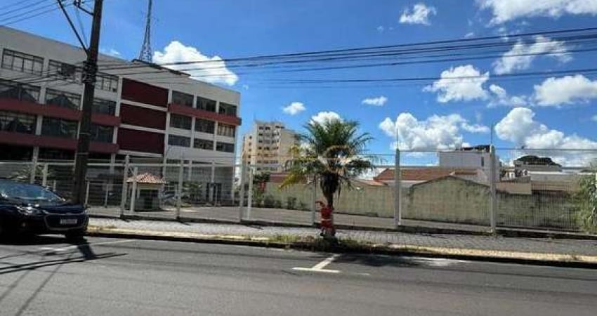 Casa comercial para alugar na Praça Gaioso Neves, Centro, Araguari