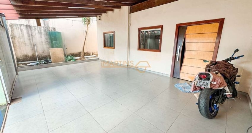 Casa com 3 quartos à venda na Rua Antônio Lemos da Silva, Fátima, Araguari