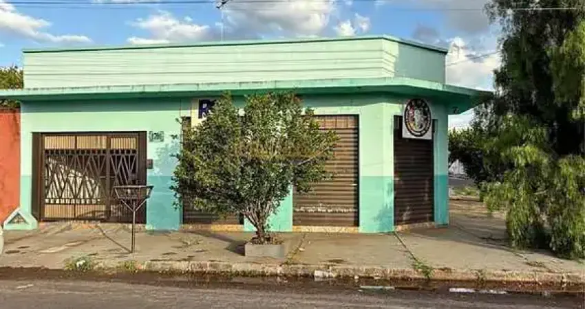 Casa com 2 quartos à venda no Centro, Araguari 