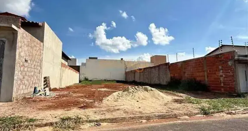 Terreno à venda no Conjunto Ouro Verde, Araguari 