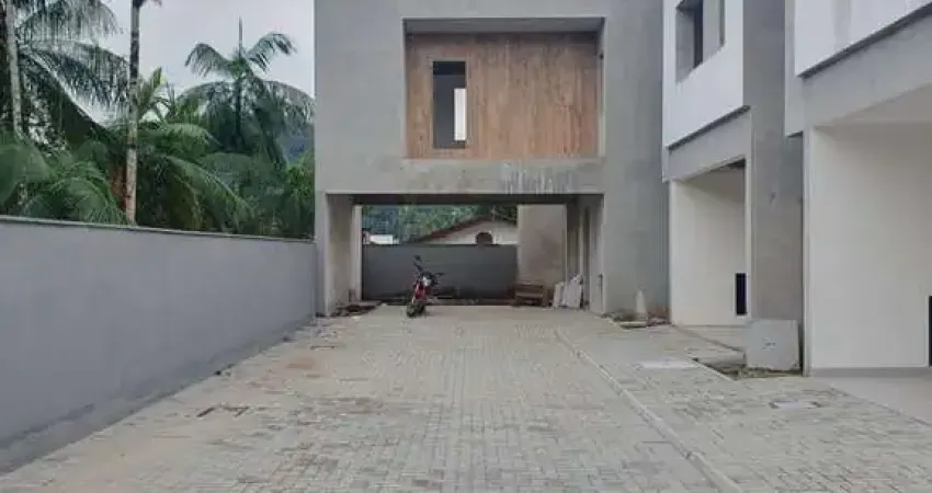 Casa com 3 quartos à venda no Glória, Joinville 