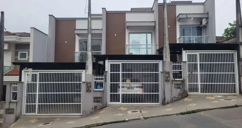 Casa com 3 quartos à venda no Petrópolis, Joinville