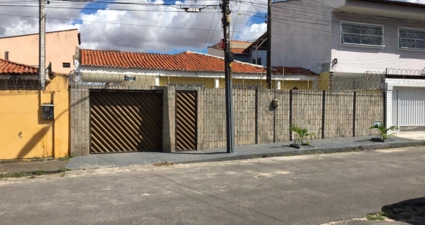 Casa com 4 quartos à venda na Rua Edgar Falcão, 333, Presidente Kennedy, Fortaleza