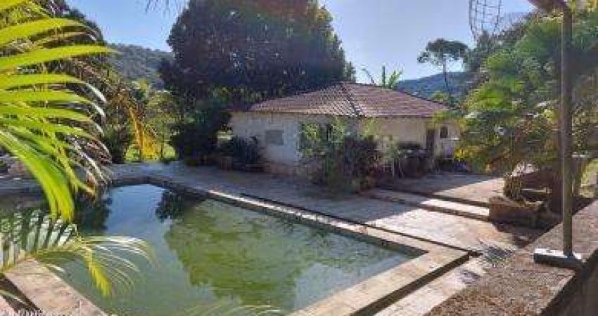 Sítio para Venda em Cachoeiras de Macacu, Maraporã, 2 dormitórios, 1 banheiro, 2 vagas