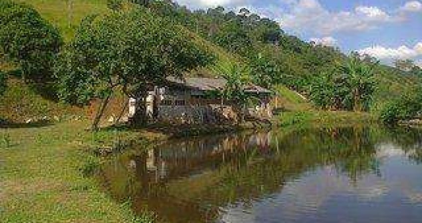 Sítio para Venda em Cachoeiras de Macacu, Vecchi, 3 dormitórios, 1 banheiro, 1 vaga