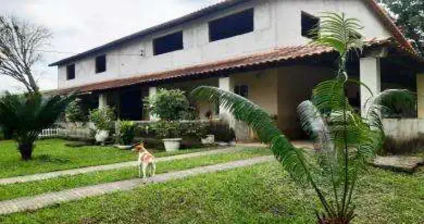 Sítio para Venda em Cachoeiras de Macacu, Centro, 5 dormitórios, 2 suítes, 2 banheiros, 2 vagas