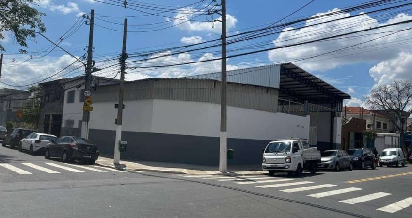 Excelente Galpão Comercial com Amplo Terreno e Pátio Estratégico para locação na Vila Anastácio, Sã