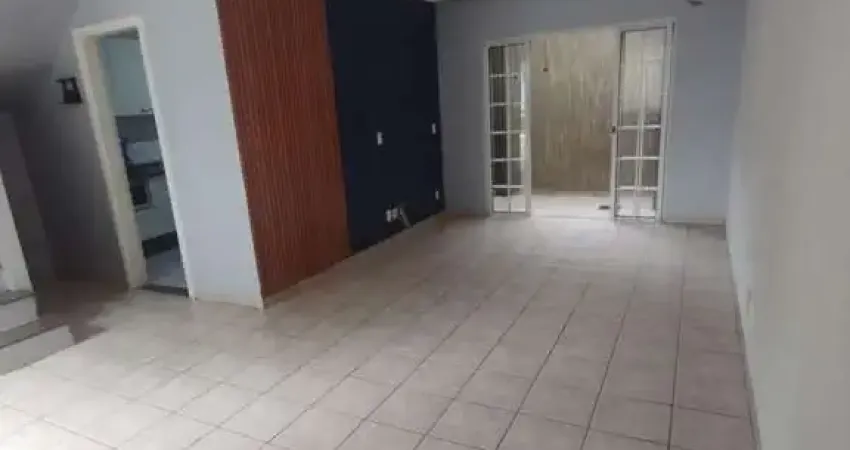 Sobrado em condomínio com 3 dorms, sendo 1 suíte, com 2 vagas e churrasqueira pivativa, vila matild