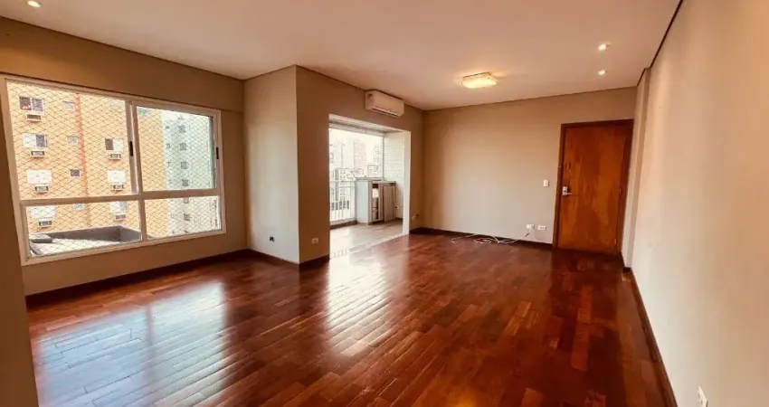 No Boqueirão um lindo apartamento em andar alto com 3 suites.