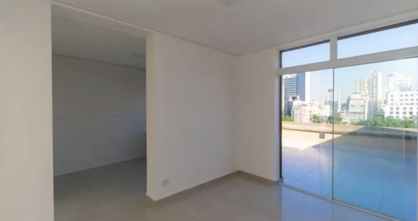 Linda cobertura com 2 dorms e Terraço ao lado do Metrô República  - SP