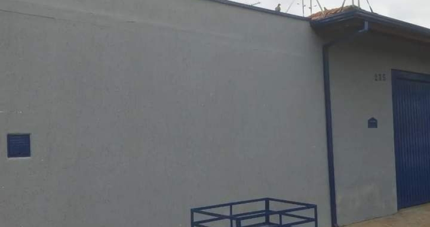 CASA COM EDÍCULA JD. ITÁLIA