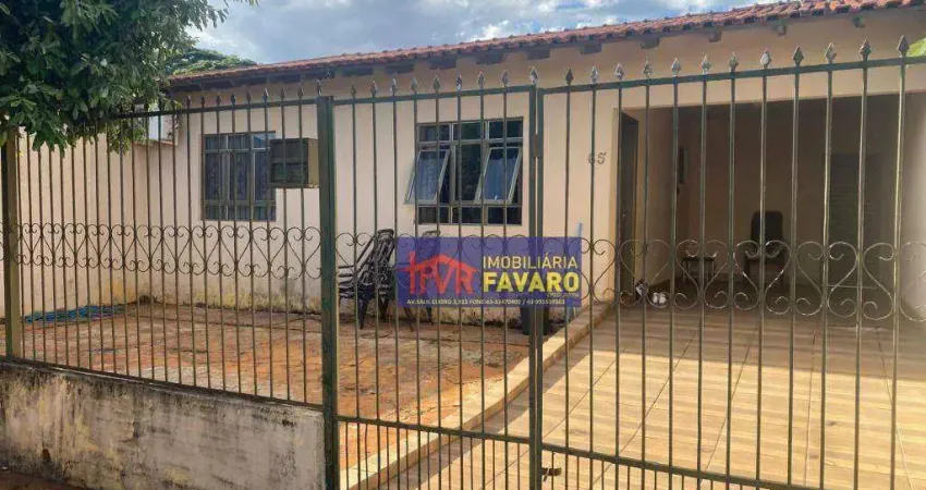 Excelente Localização: Jardim dos estados proximo a Av. Gabriel Arruda. Casa com 3 dormitórios, sendo um suite, sala, cozinha, área de serviço coberta