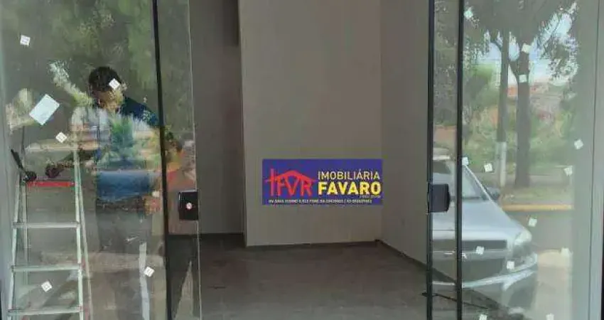 Sala comercial em excelente localização: Avenida Bento Amaral Monteiro, 1435, Jardim Strass. Com 28m2, banheiro. R$ 1.500,00