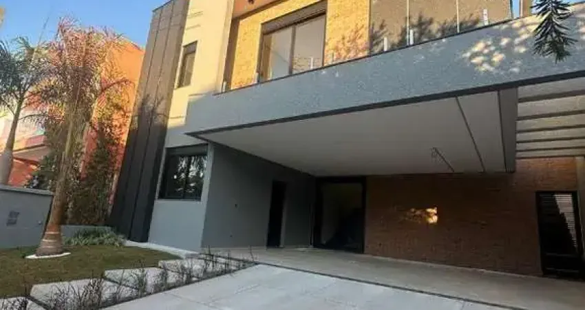 Casa de luxo em condomínio: 3 quartos, 3 suítes, 2 salas, 5 banheiros, 4 vagas na Aldeia da Mata, Votorantim-SP