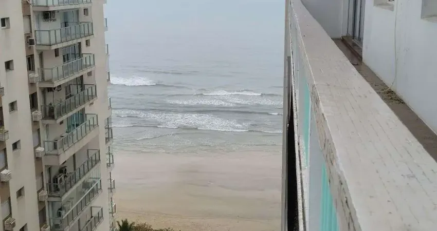 PITANGUEIRAS - LOCALIZAÇÃO PRIVILEGIADA, NA QUADRA DA PRAIA COM LINDA VISTA AO MAR, MARAVILHOSO APARTAMENTO CLARO E SUPER AREJADO, GARAGEM DEMARCADA