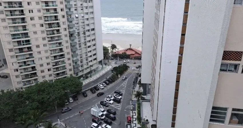 LINDO APARTAMENTO REFORMADO COM VISTA PARA O MAR
