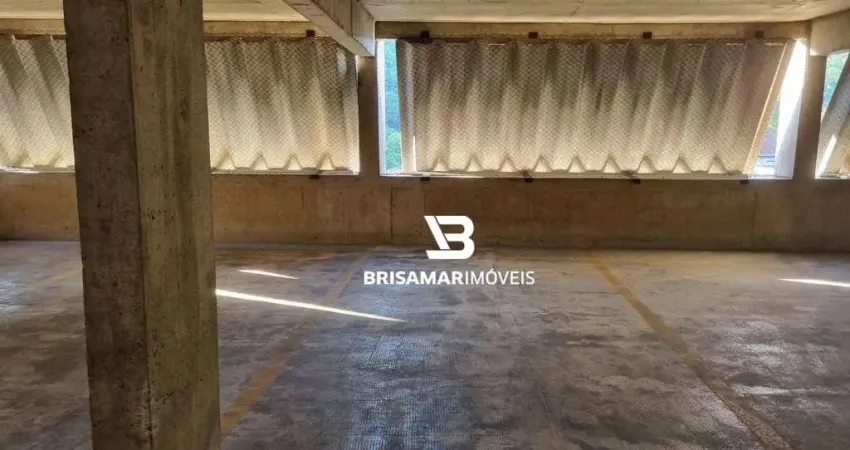 PITANGUEIRAS- BOX DE GARAGEM AO LADO DO BANCO SANTANDER