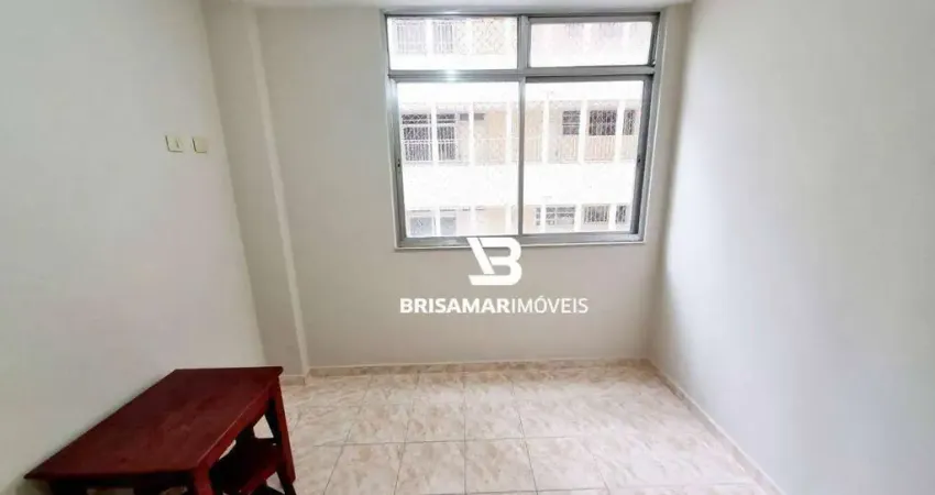 Pitangueiras- uma quadra da praia , localização espetacular , 1 dormitório.