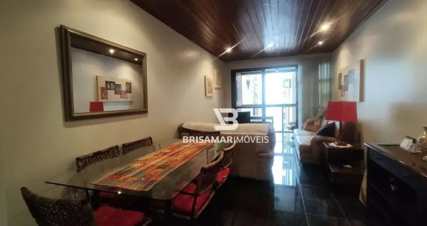 Pitangueiras- na segunda quadra da praia , 02 vagas de garagem no prédio.