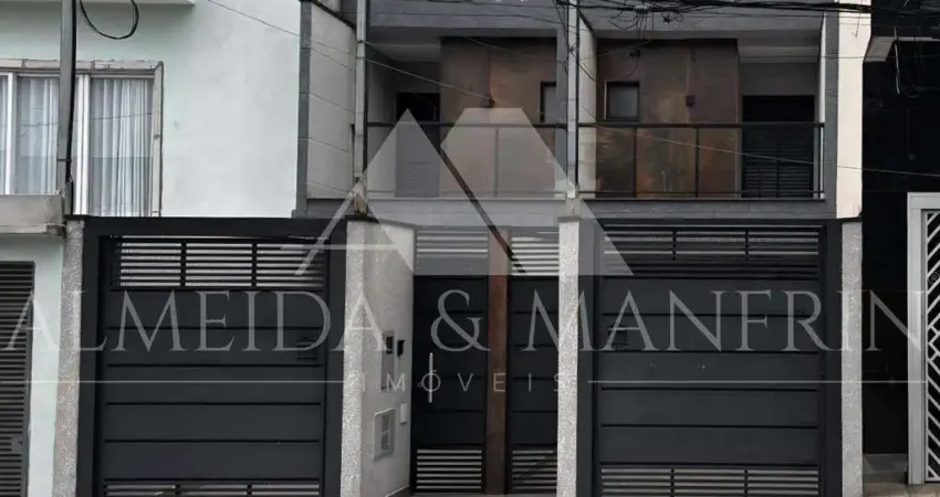Sobrado novo à venda com 3 suítes, 2 vagas e espaço gourmet