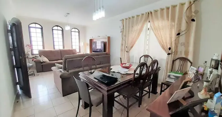 Casa para Venda em São Vicente, Centro, 3 dormitórios, 1 suíte, 4 banheiros, 3 vagas