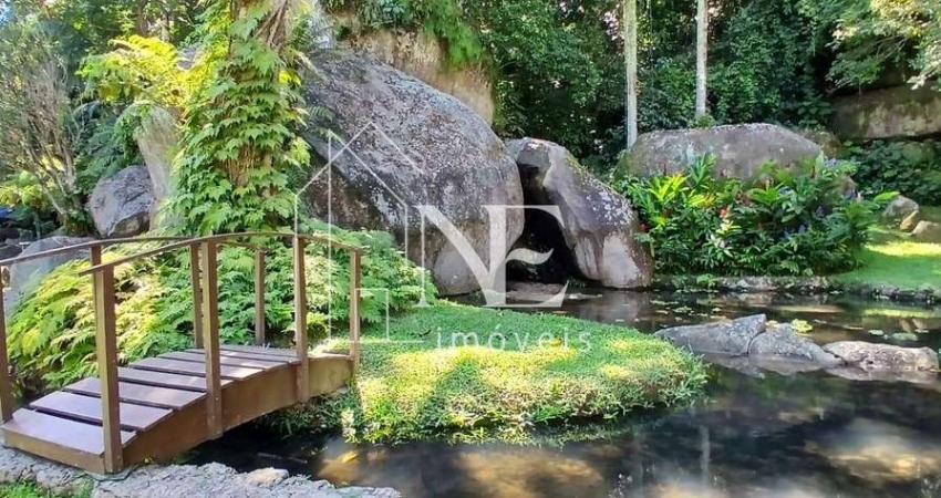 Casa para Venda em Guarujá, GUAIUBA, 3 dormitórios, 1 suíte, 3 banheiros, 10 vagas