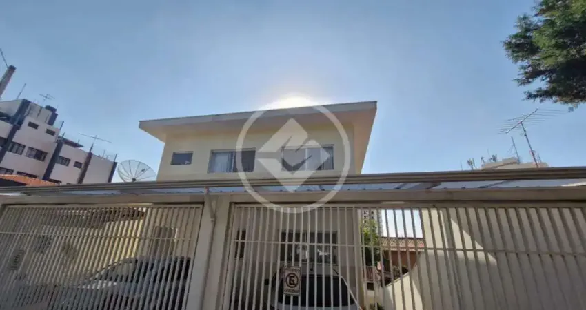 Apartamento em sobrado residencial a 5 minutos do centro, com três dormitórios para locação codigo: 75875