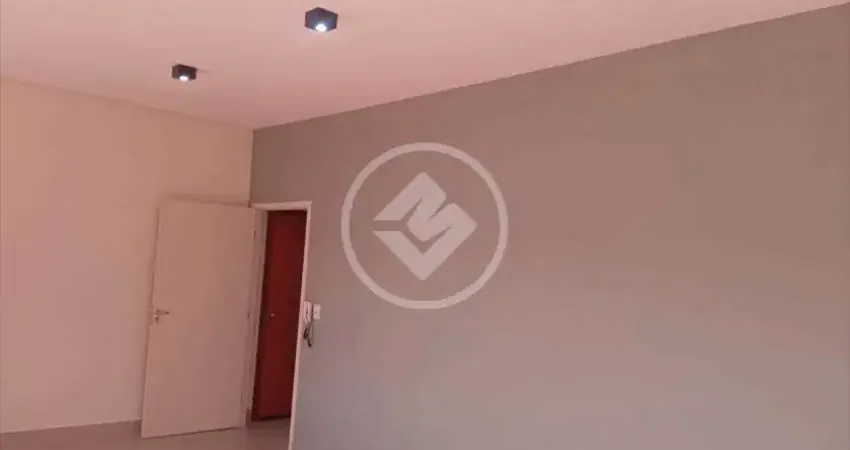 Sala para locação, 38m...conta com uma ante sala e um banheiro. espaço novo, pronta para usar. ampla janela, linda vista, arejada, iluminada, com ar condicionado. codigo: 22561