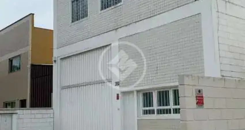 Locação galpão em zona mista – espaço versátil para negócios e depósitos codigo: 155913