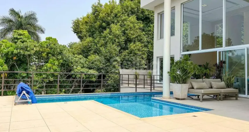 Casa em frente ao lago para comprar em Vinhedo no condominio Marambaia, interior de São Paulo.