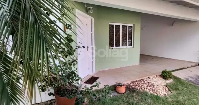 Casa para alugar em Vinhedo com 3 quartos sendo 1 suíte no Condomínio Grape Village - SP