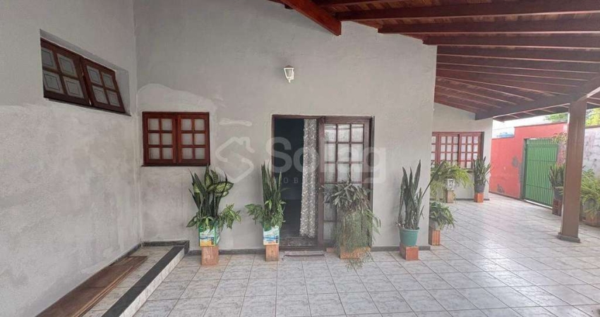 Casa térrea residencial/comercial à venda no No Bairro Jardim Bela Vista em Vinhedo - interior de São Paulo.
