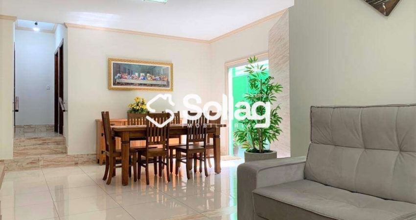Casa térrea à venda no bairro Residencial Aquário em Vinhedo, interior de São Paulo.