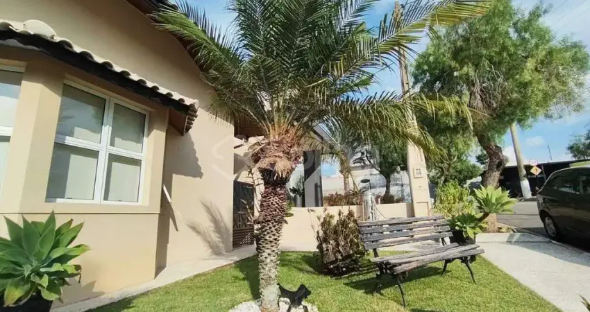 Casa mobiliada com 3 suítes no Condômino recanto dos Paturis em Vinhedo