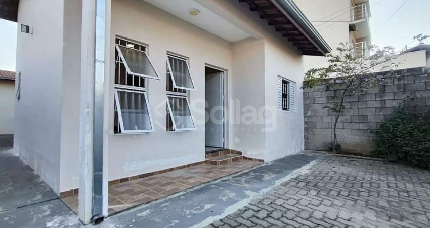 Casa com 3 quartos para alugar na Rua Amélio Marras, Santa Cândida, Vinhedo