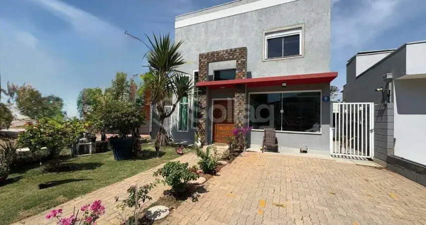 Casa á venda no condomínio portal do bosque, em louveira, interior de são paulo.