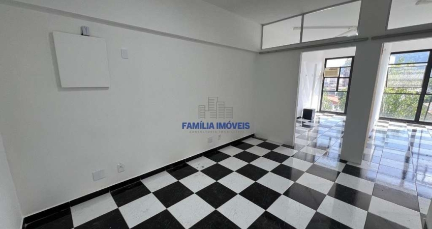 Sala comercial com 3 salas para alugar na Rua Doutor Carvalho de Mendonça, --, Encruzilhada, Santos